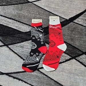 WRANGLER PAISLEY BANDANA PRINT UNISEX WESTERN CREW SOCKS MEDIUM